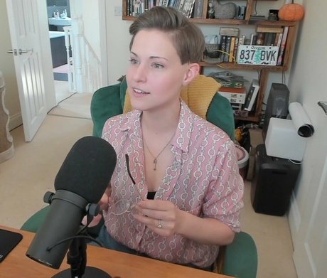 Dodger model nudes images