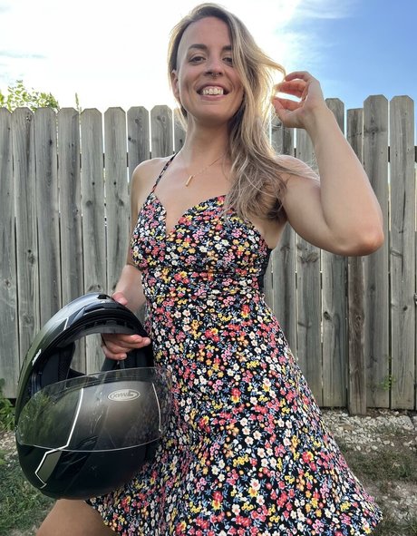 ThefruitsofEve free actress galleries