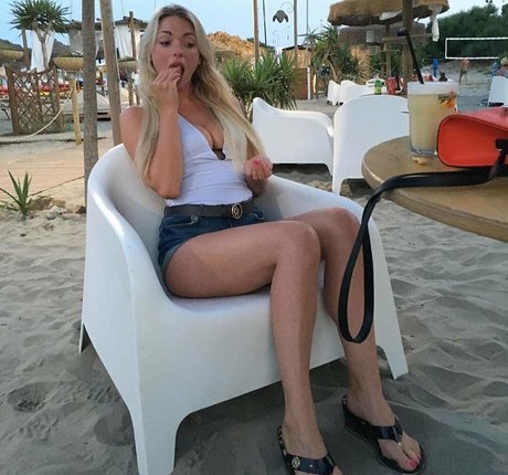 yogatrainer model photos