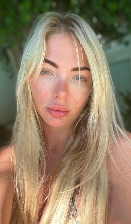 yogatrainer sexy model pic