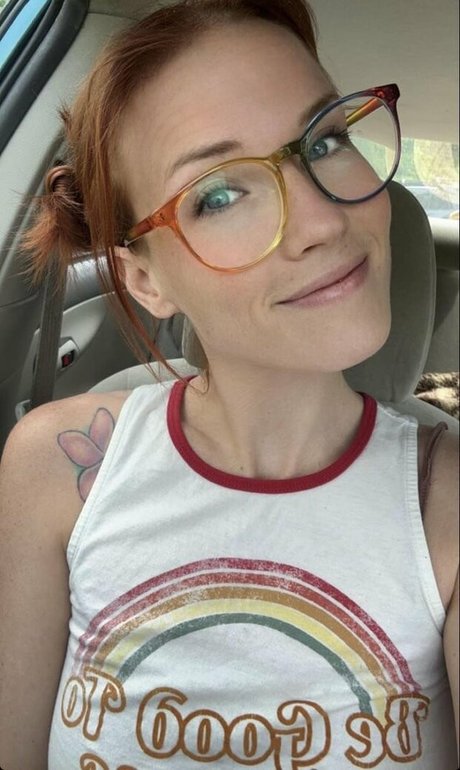 Skyra Fox nude star photos