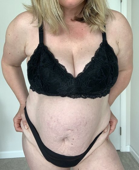 TheeJanessa art actress img