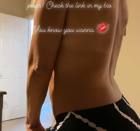 BikiniSquats star art photo