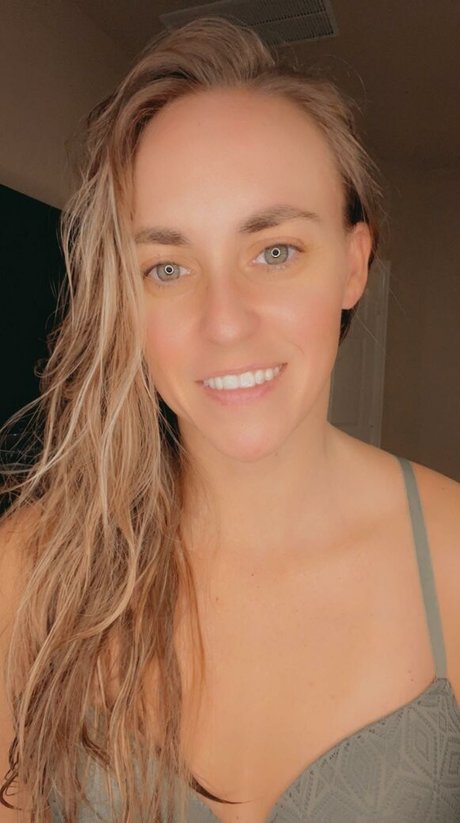 BikiniSquats high quality actress picture