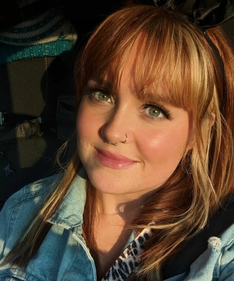 constanceflame sex model pics