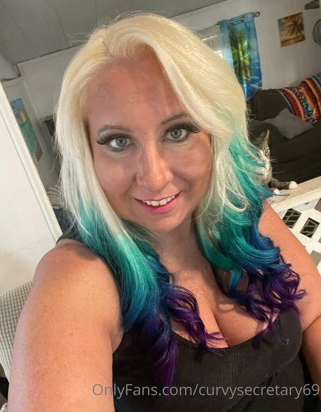 curvysecretary69 perfect model images