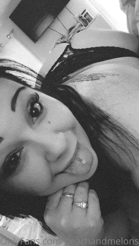 peachandmelons95 hot star pics