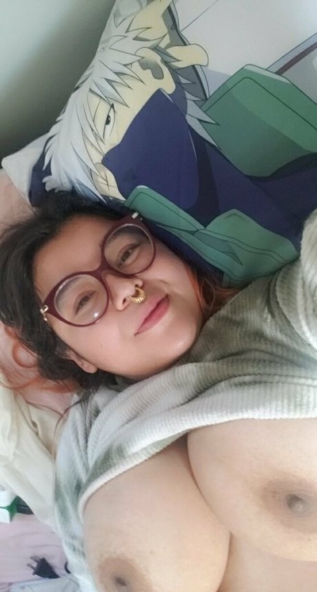 peekscalymedusa beautiful actress image