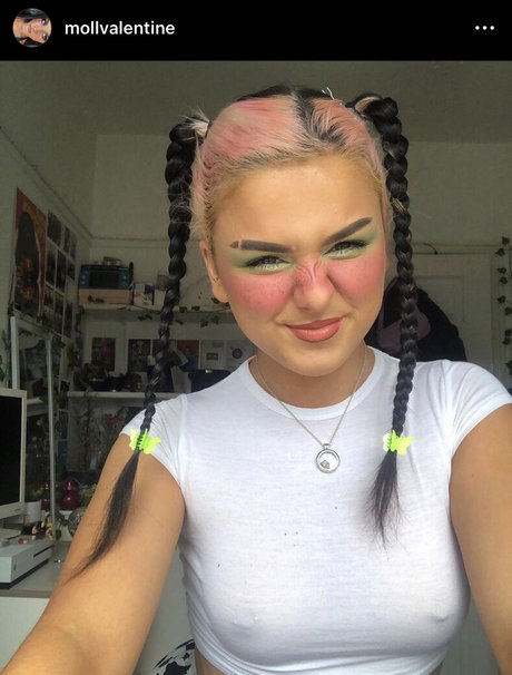 Moll Valentine model nudes images