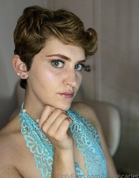 reddhotqueen model free pics