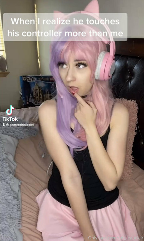 nicoleauclairfree erotic star img