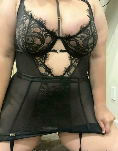 arabianandkiwi naked pornstar img