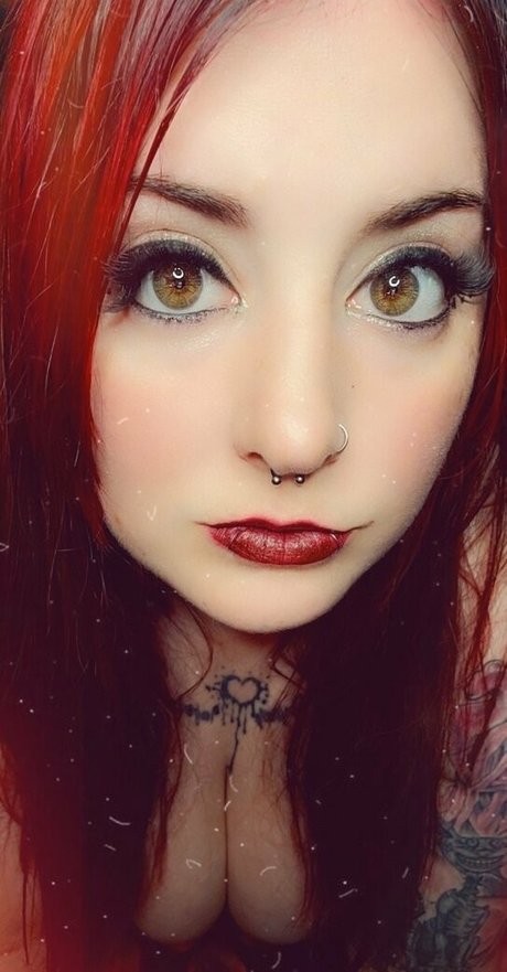 paradox 5683 erotic model image