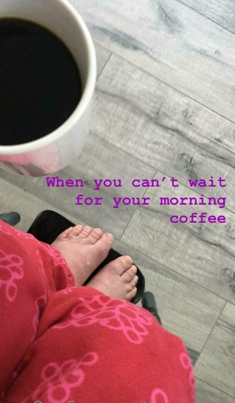 theparatara nice model picture