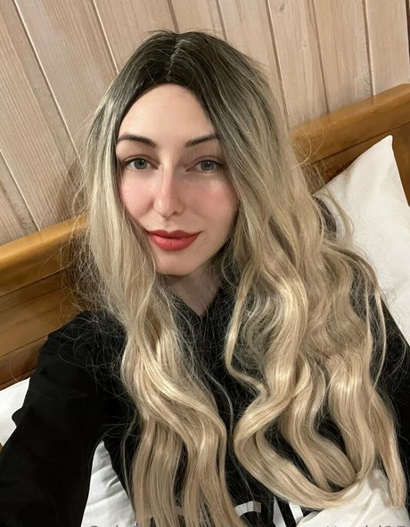 anncutie18 pornstar naked img