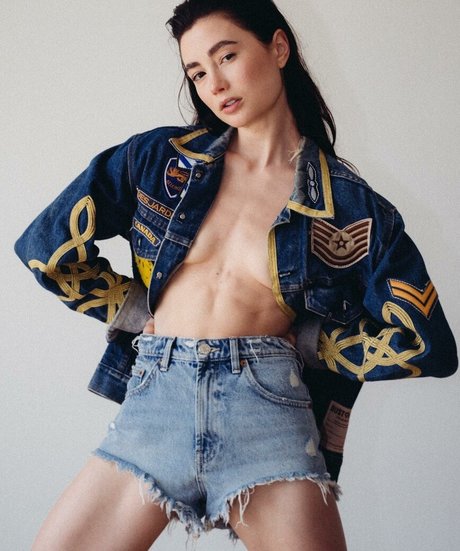 marina mazepa model naked img