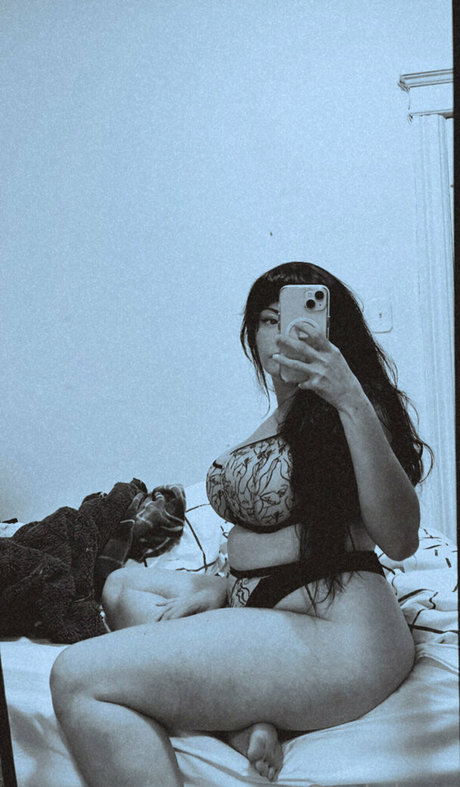 payzeta erotic star photo