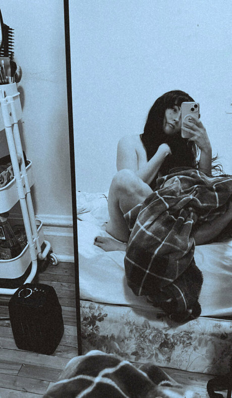 payzeta model nude img