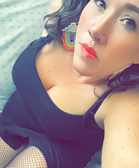 Michele Moon model pornographic images