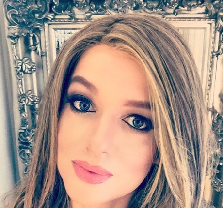 LucyWhiteUK model sex photos