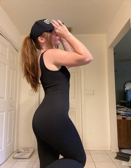 Thqcc pretty pornstar img