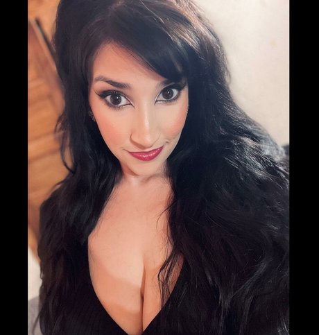 kxoxoxk star erotic photo