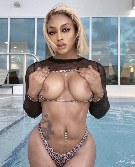 Bella La Femme star nudes archive