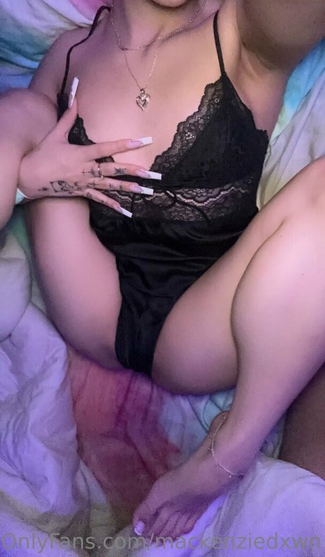 mackenziedxwn free actress gallery