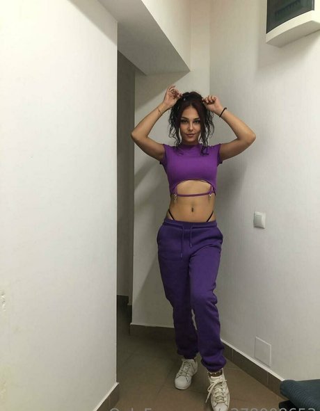 gretatwenty model nude image