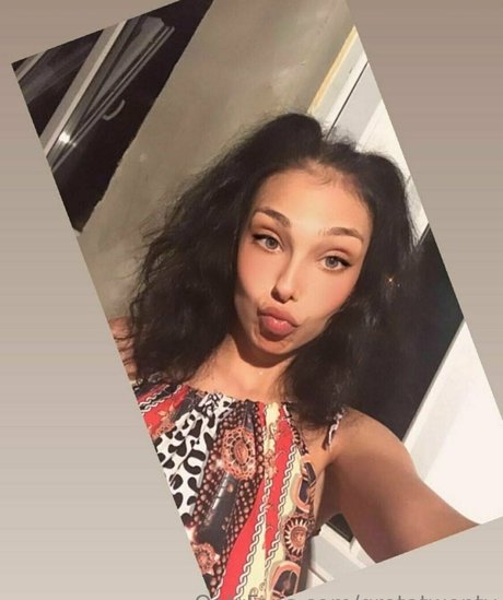 gretatwenty erotic actress photos