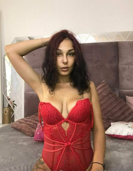 gretatwenty nude pornstar pictures