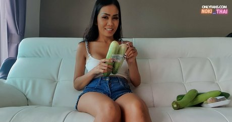 Noki Thai sexy actress img