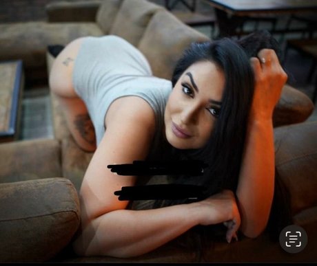 Pinkgeek exclusive actress img