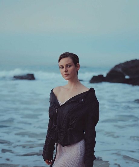 Stella Hayes model nice pic