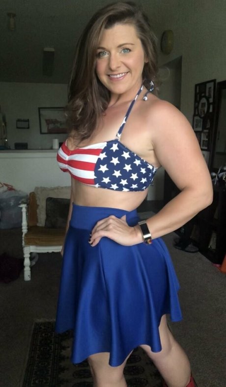 thicksmiley model exclusive photos