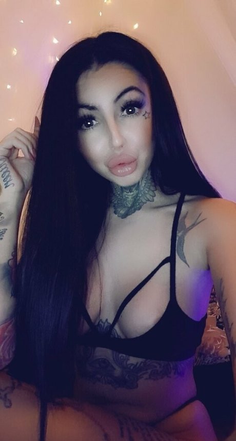 Hollie Stafford adult model photos