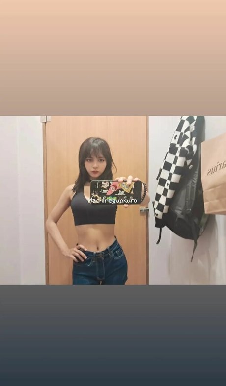 Kuro Emma adult actress gallery