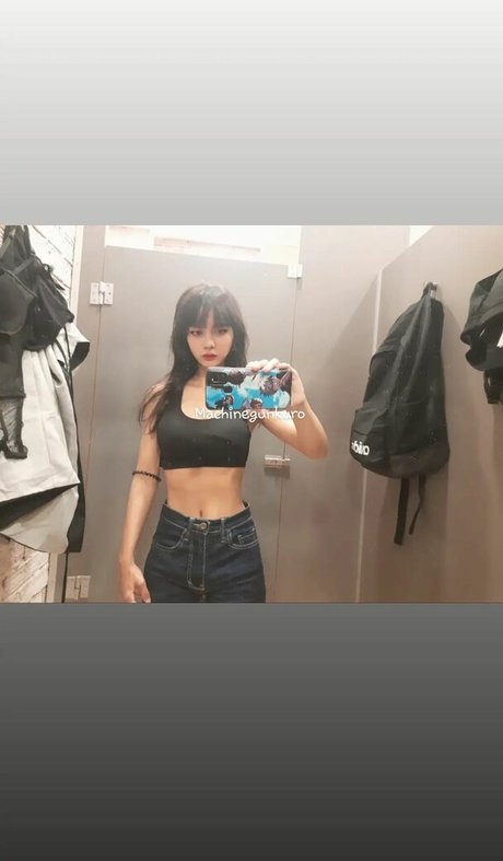 Kuro Emma star pornographic pictures