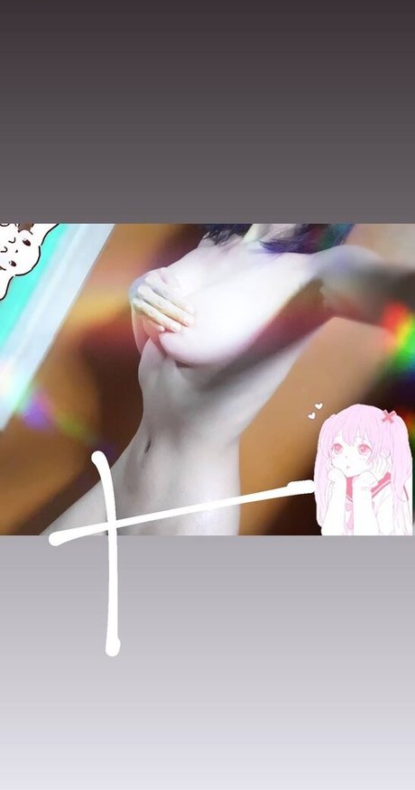 Kuro Emma model xxx image