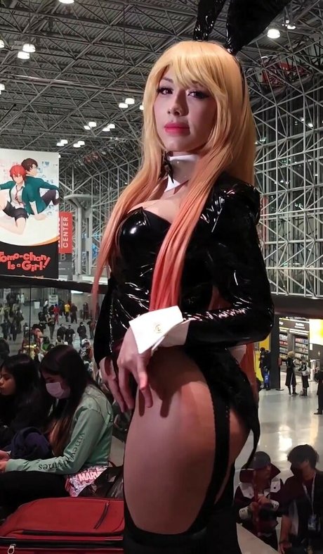 Arabella Kat Posting model beautiful img