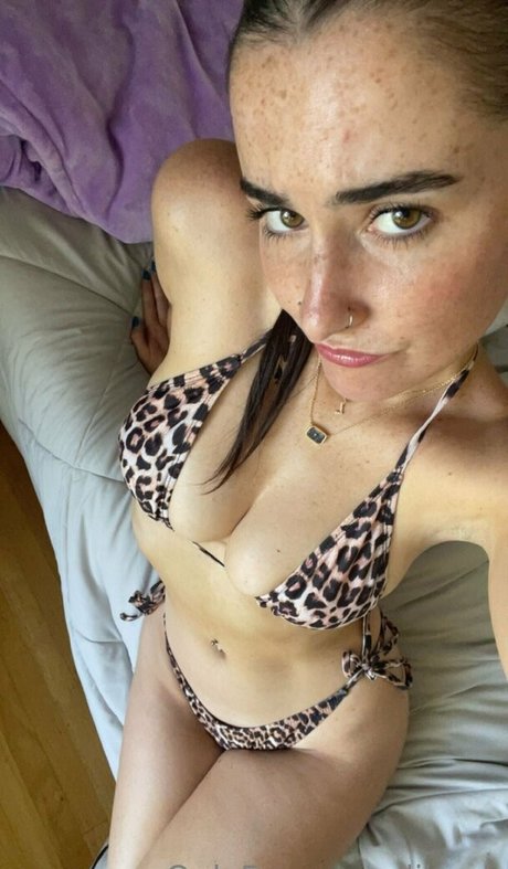 Lilqrober Lilsrob sexy model pic