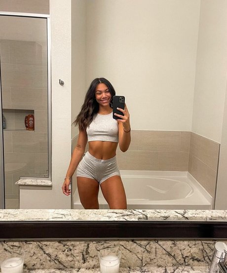 Jasmin Alexandria star hot image