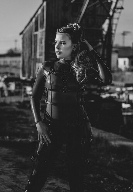 latex fox pornstar exclusive picture