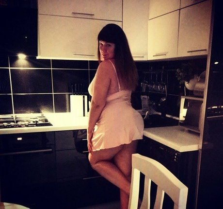 Dasha Kovalenko hd star photos