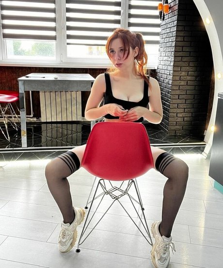 dasharkiss free adult model picture