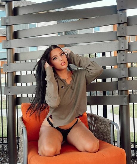 Alison Rainer hot star pictures