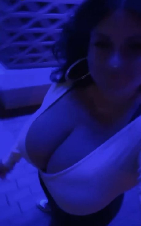 Mila Pink free actress img