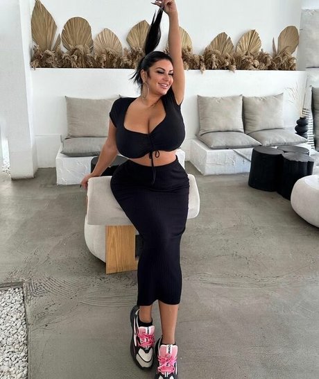 Mila Pink star beautiful photos