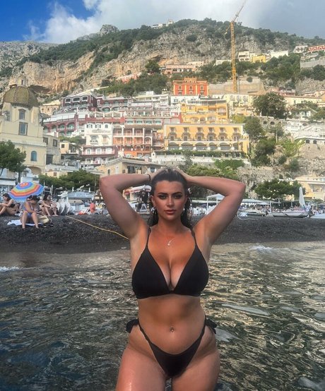 Bec Danaher pretty star image