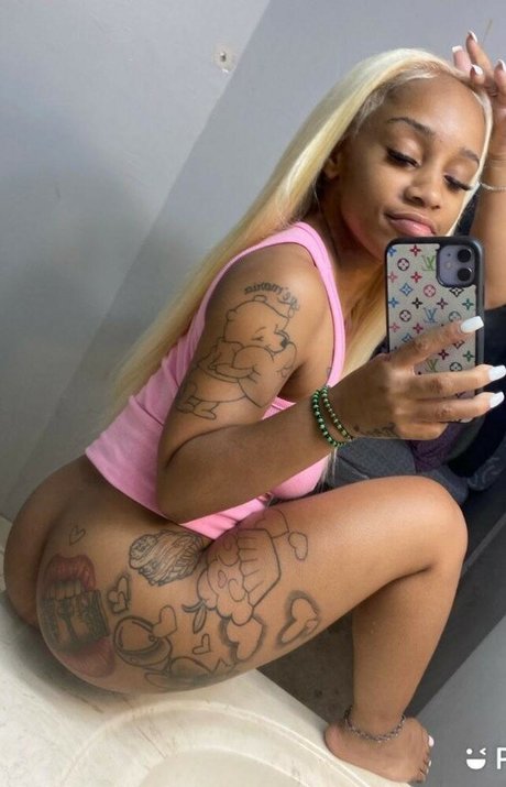 Badassheaven porn model photo